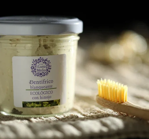 Pasta de Dientes la casa de la media luna | Higiene dental